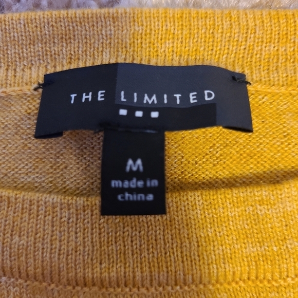 The limited long sleeve top size m - Picture 3 of 4